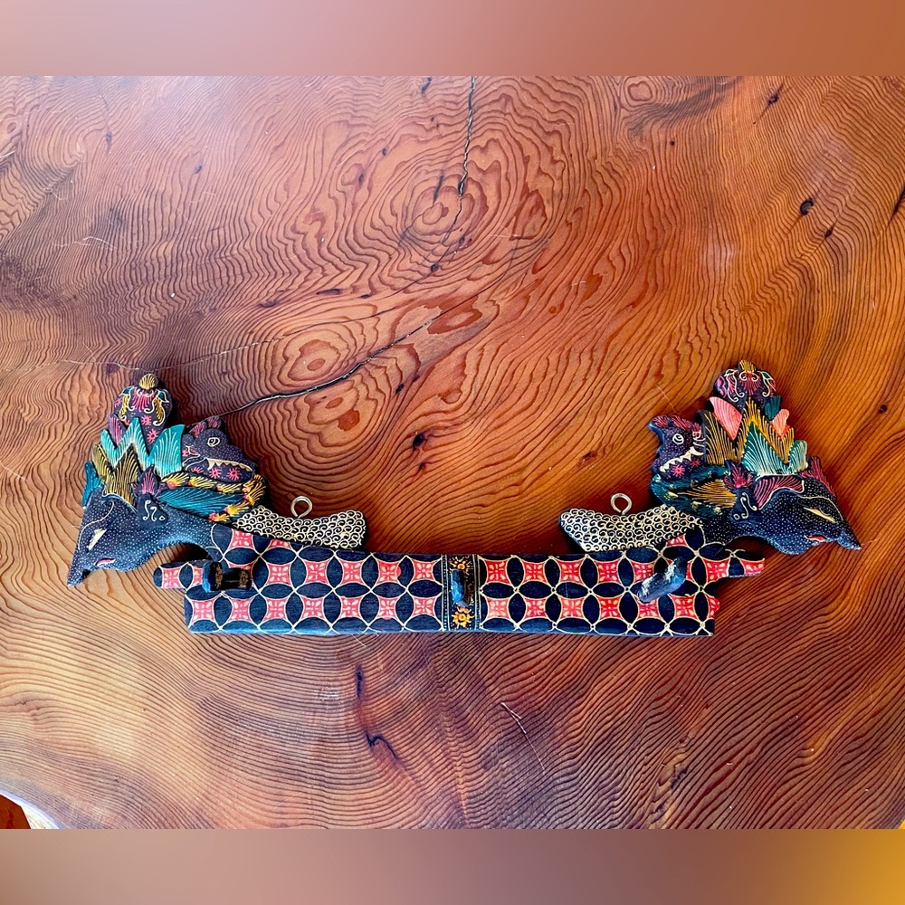 Indonesian Wooden Wayang Kulit Shadow Puppet Rack 17” Hand Carved & Painted